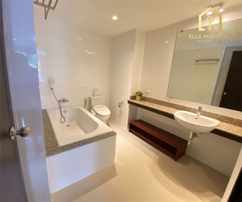 Rent 35K | Fully Renovated 77sqm 1BR | Bathtub | Pet Friendly Thonglor 8