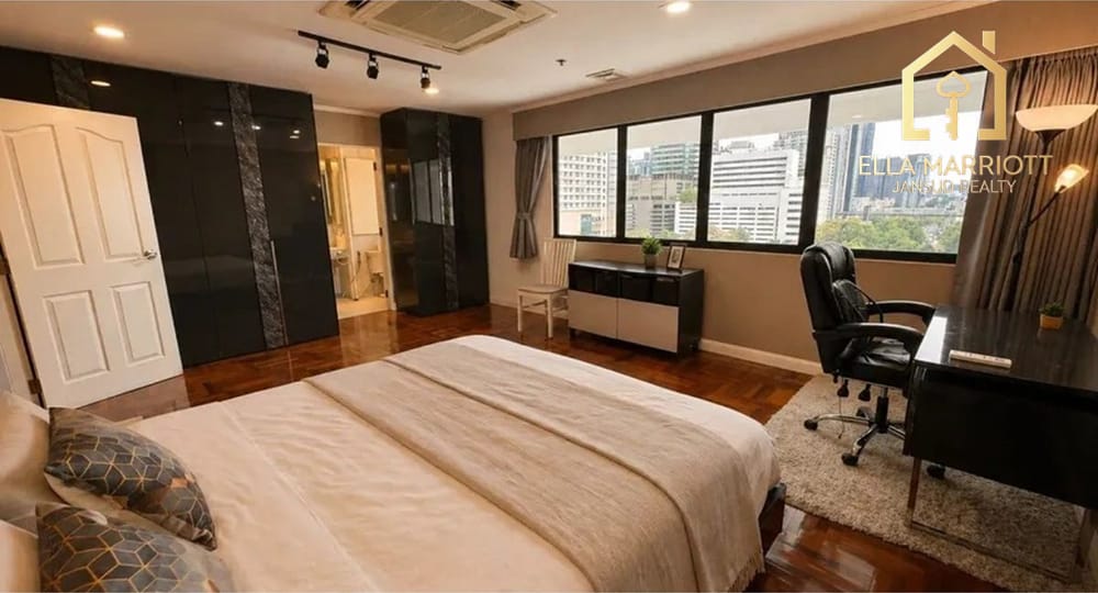 3BR Duplex Condo in Kiarti Thanee Sukhumvit 31 - 16 Mins Walk to MRT Phetchaburi 14
