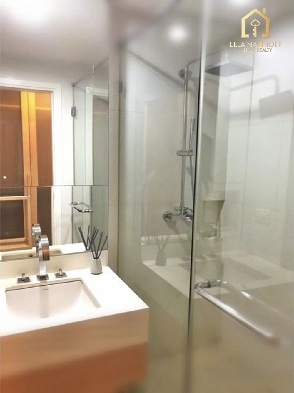 WIND Sukhumvit 23 | 53sqm 1BR | High Floor East View | 500m to BTS 10