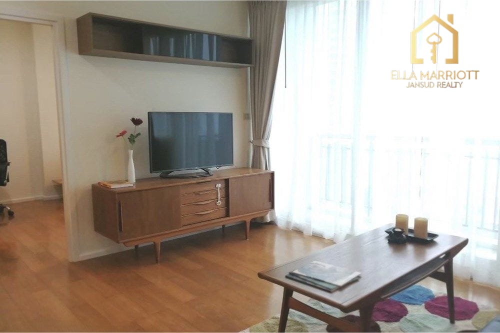 WIND Sukhumvit 23 | 53sqm 1BR | High Floor East View | 500m to BTS 3