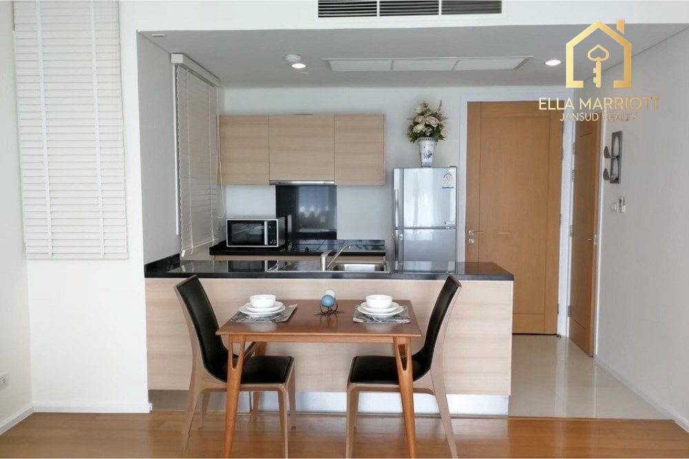 WIND Sukhumvit 23 | 53sqm 1BR | High Floor East View | 500m to BTS 5