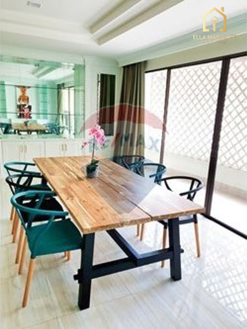 2-Bedroom Condo at Le Premier 1 — 4 min walk to MRT Sukhumvit 5