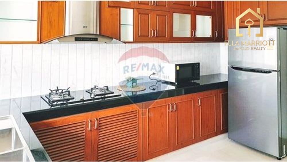 2-Bedroom Condo at Le Premier 1 — 4 min walk to MRT Sukhumvit 6