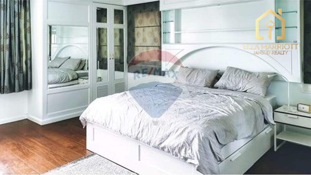 2-Bedroom Condo at Le Premier 1 — 4 min walk to MRT Sukhumvit 9