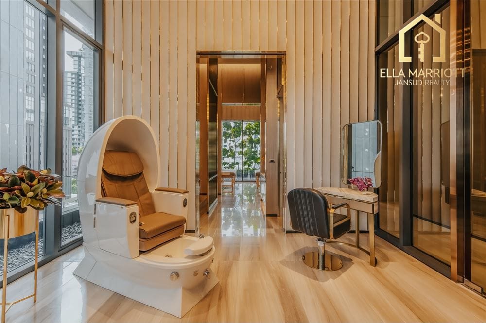 3-Bedroom Condo at Hyde Heritage Thonglor - 136sqm on 31st Floor 27