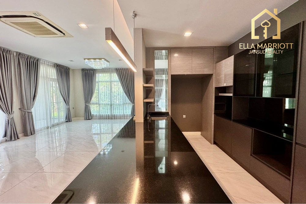 4-Bedroom Detached House in Ratchaphruek 7