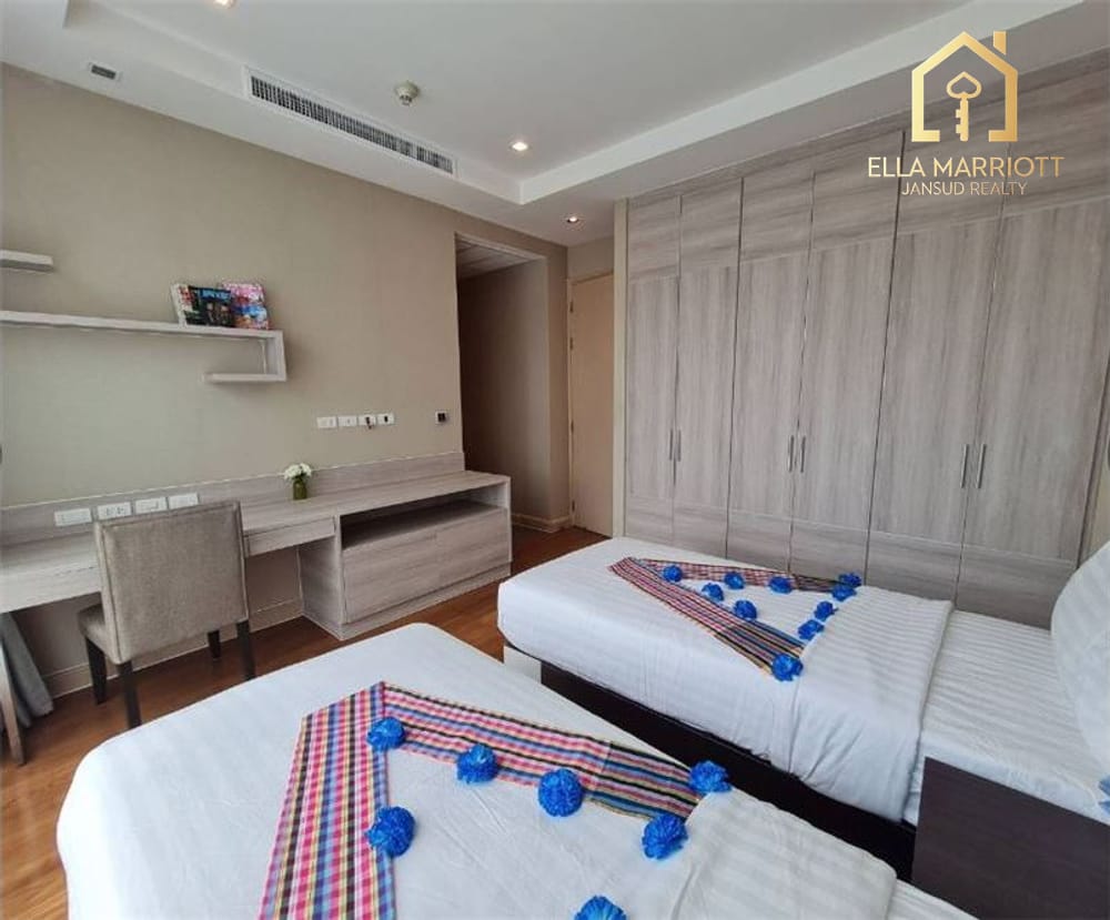 High-End Fully Renovated 3BR Condo for Rent in Sukhumvit 39 - 190sqm 9