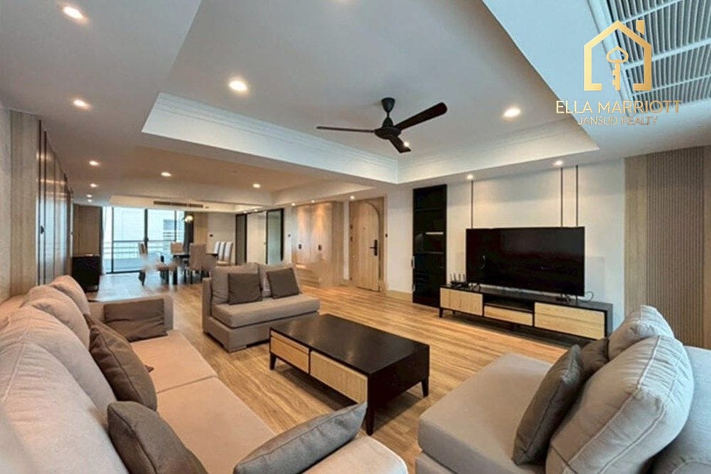 Renovated 280sqm 3BR | Steps to BTS Phrom Phong & EmQuartier 2