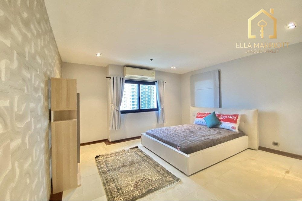 3-Bedroom Condo at Kallista Mansion — 13 min walk to MRT Phetchaburi 2