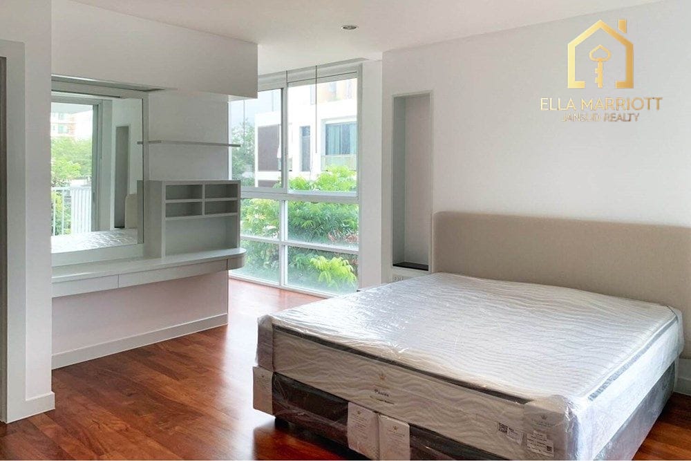 Geräumige 290m² 4-Schlafzimmer Eigentumswohnung in Ekkamai | Haustierfreundlich, nahe St. Andrews & BTS 10