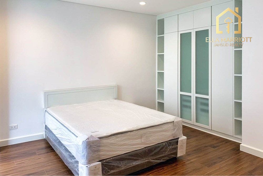 Geräumige 290m² 4-Schlafzimmer Eigentumswohnung in Ekkamai | Haustierfreundlich, nahe St. Andrews & BTS 11