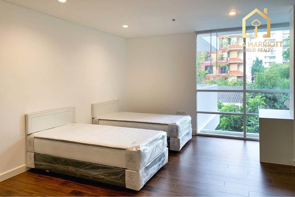 Geräumige 290m² 4-Schlafzimmer Eigentumswohnung in Ekkamai | Haustierfreundlich, nahe St. Andrews & BTS 14