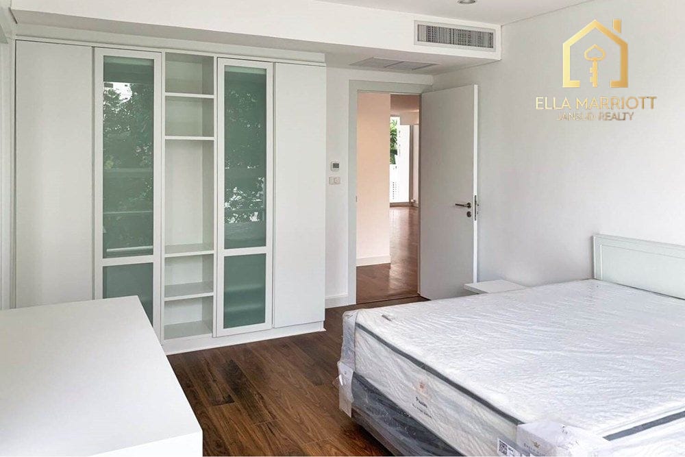 Geräumige 290m² 4-Schlafzimmer Eigentumswohnung in Ekkamai | Haustierfreundlich, nahe St. Andrews & BTS 16