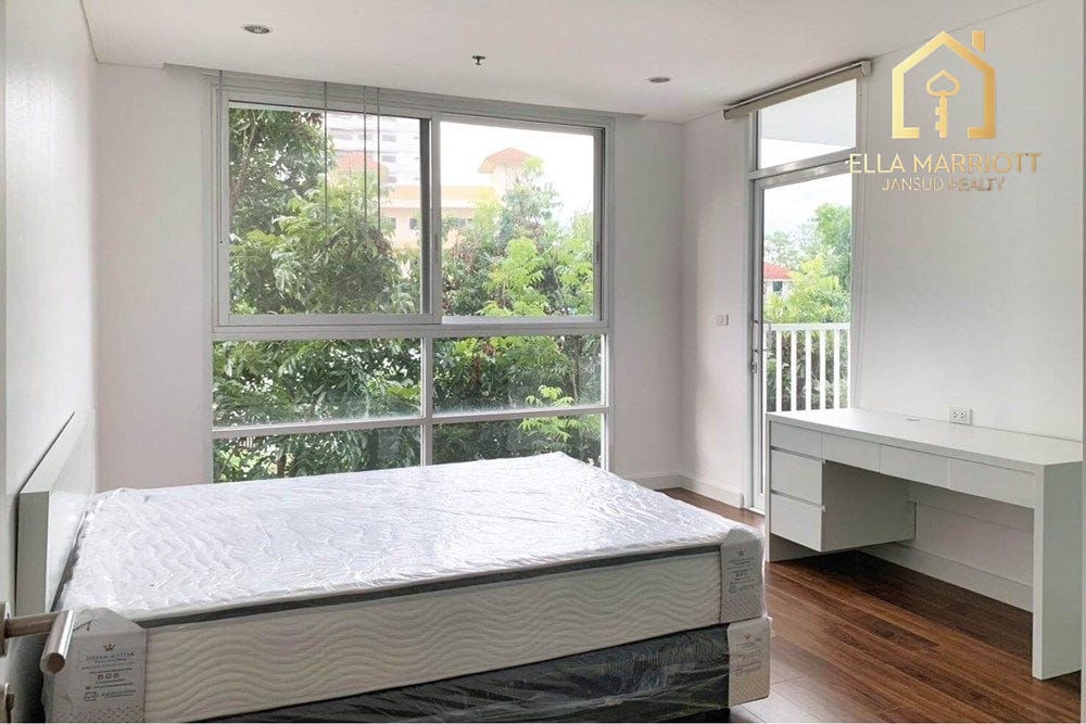 Geräumige 290m² 4-Schlafzimmer Eigentumswohnung in Ekkamai | Haustierfreundlich, nahe St. Andrews & BTS 8