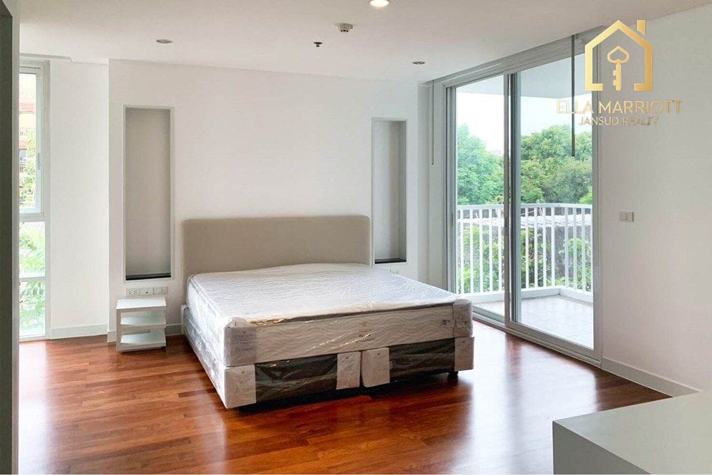 Geräumige 290m² 4-Schlafzimmer Eigentumswohnung in Ekkamai | Haustierfreundlich, nahe St. Andrews & BTS 9