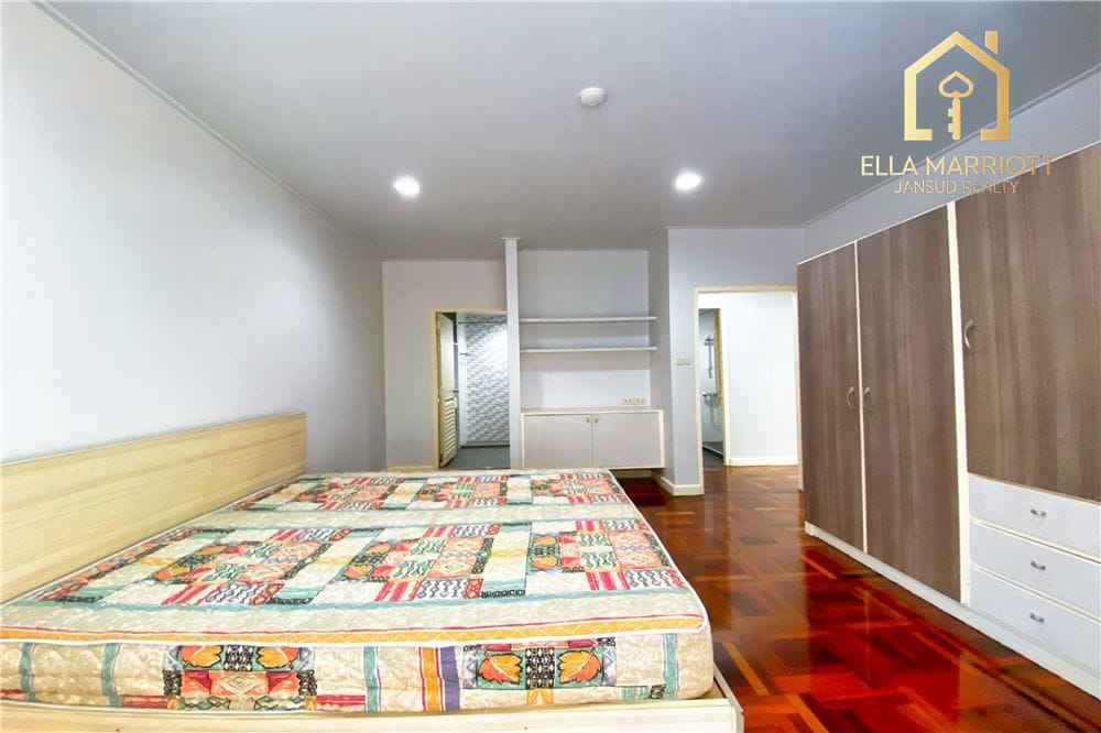 FOR RENT Pet friendly 2 bedrooms in Asoke 10