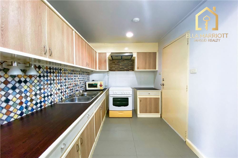 FOR RENT Pet friendly 2 bedrooms in Asoke 5