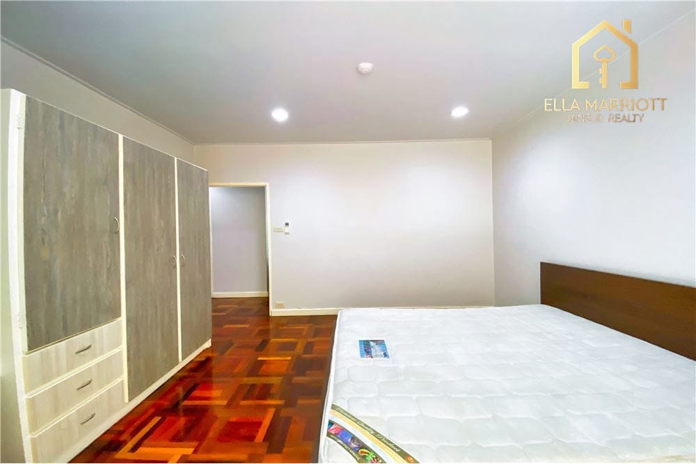 FOR RENT Pet friendly 2 bedrooms in Asoke 8