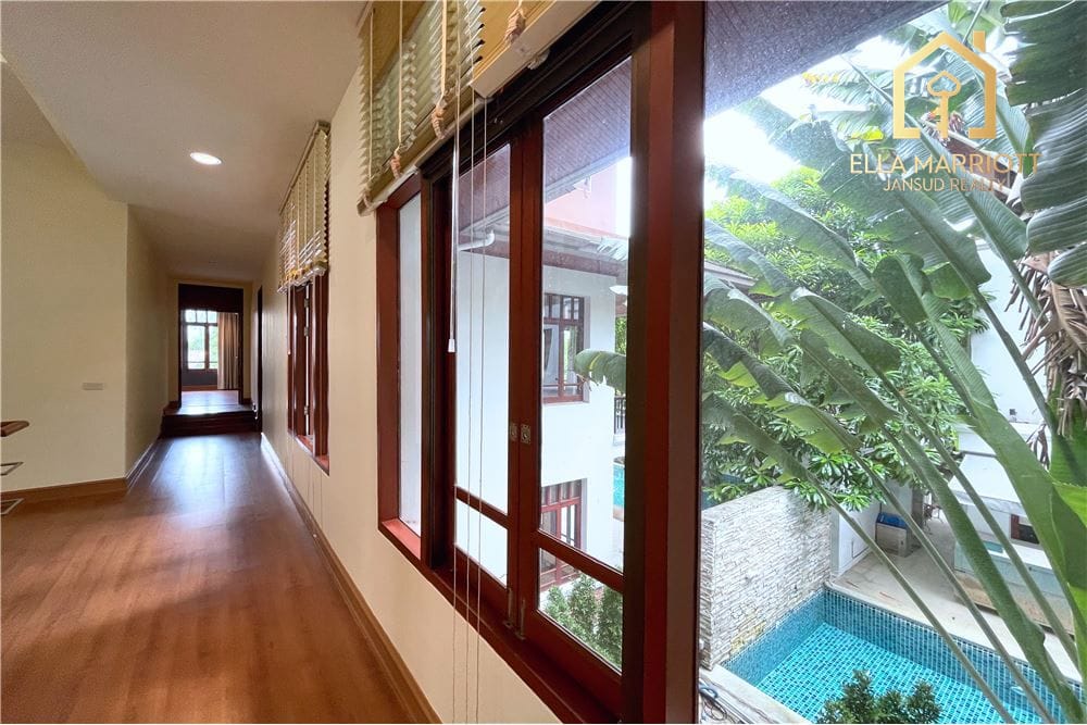 620 m² Poolvilla mit 4 Schlafzimmern in Ekkamai – Haustierfreundlich für private oder geschäftliche Nutzung 3