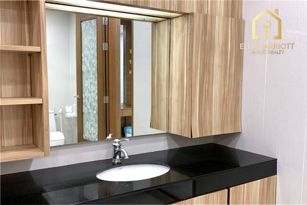 Luxurious House for Sale in Prawet 23