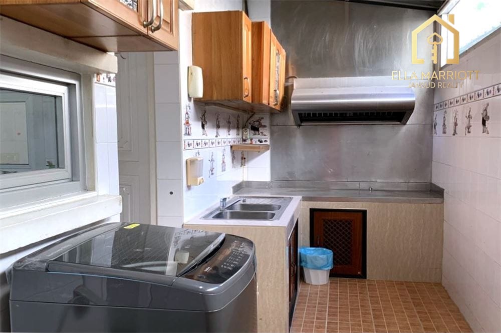 Luxurious House for Sale in Prawet 26