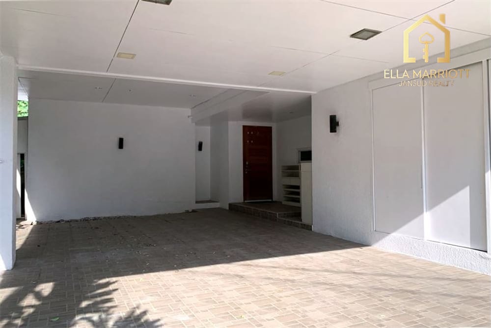 Luxurious House for Sale in Prawet 31