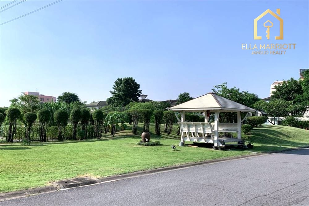 Luxurious House for Sale in Prawet 34