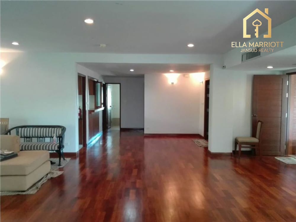 Homey 250sqm 3BR | Sukhumvit 24 | Behind Emporium | 3