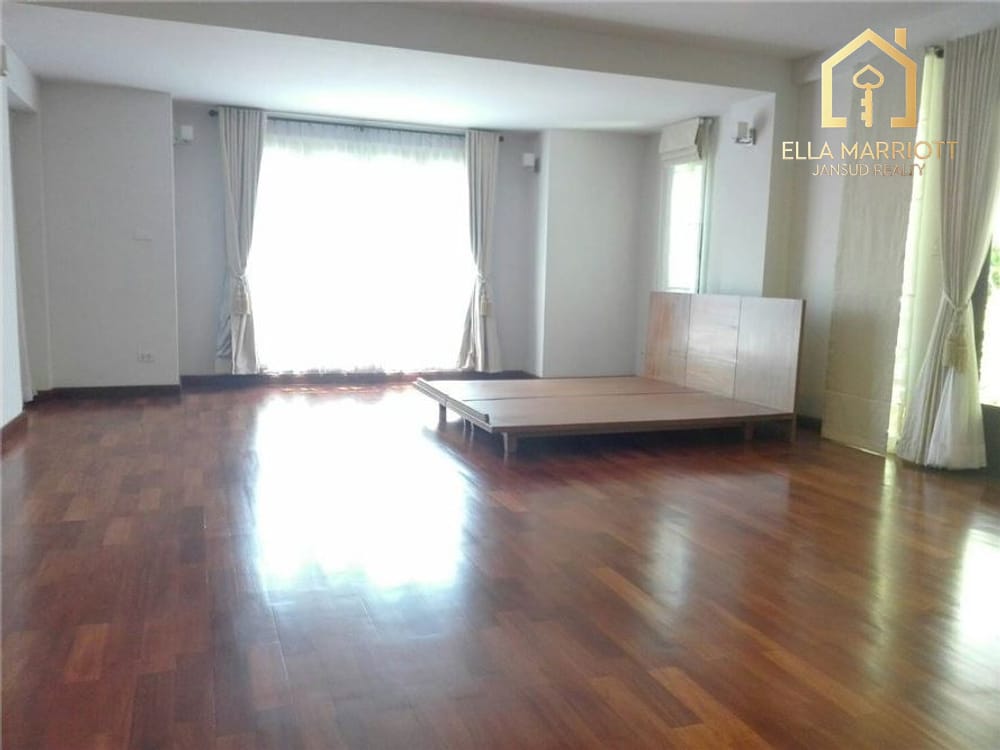 Homey 250sqm 3BR | Sukhumvit 24 | Behind Emporium | 9