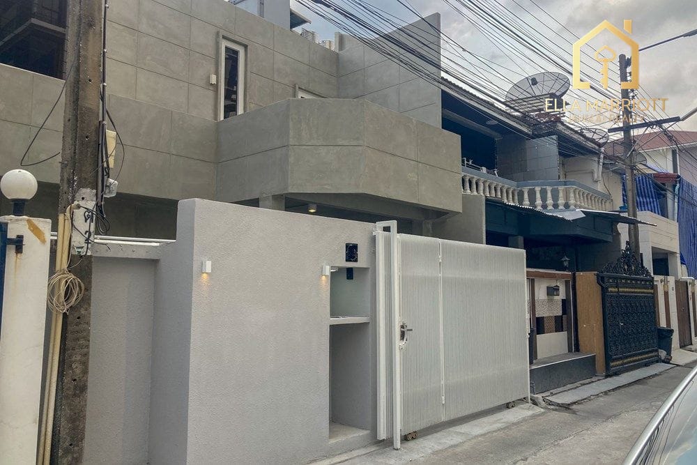 Haustierfreundliches Reihenhaus zur Miete nahe BTS Phrom Phong, Sukhumvit 26 1