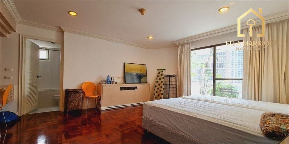Mietwohnung mit 3 Schlafzimmern und 2 Wohnzimmern in Sukhumvit 30 13
