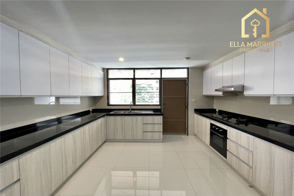 For Rent | Spacious 3-Beds Apartment | Pet Friendly 11