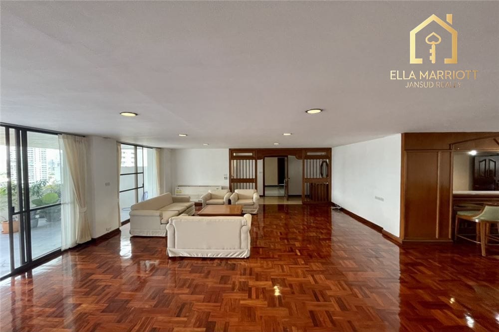 For Rent | Spacious 3-Beds Apartment | Pet Friendly 4