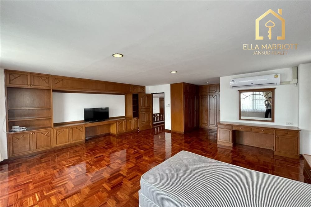 For Rent | Spacious 3-Beds Apartment | Pet Friendly 5