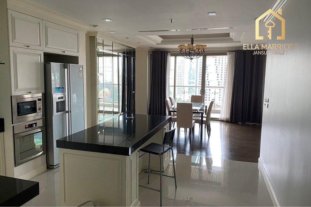 2-Bedroom Condo at The Lakes — 5 min walk to BTS Asok 4
