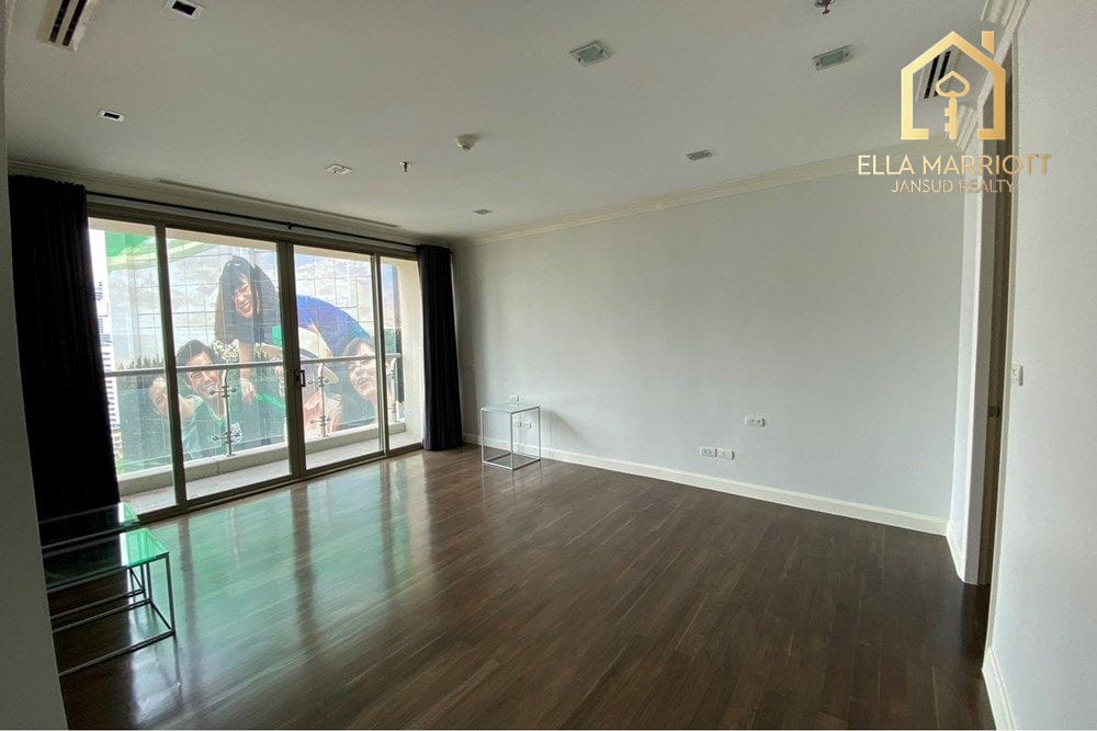 2-Bedroom Condo at The Lakes — 5 min walk to BTS Asok 6