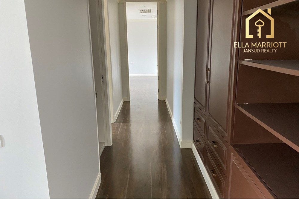 2-Bedroom Condo at The Lakes — 5 min walk to BTS Asok 7