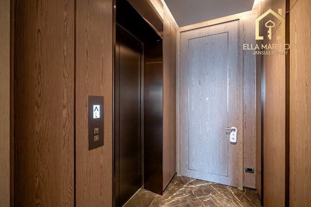 Luxurious Bangkok Condo: Prime Urban Living 4