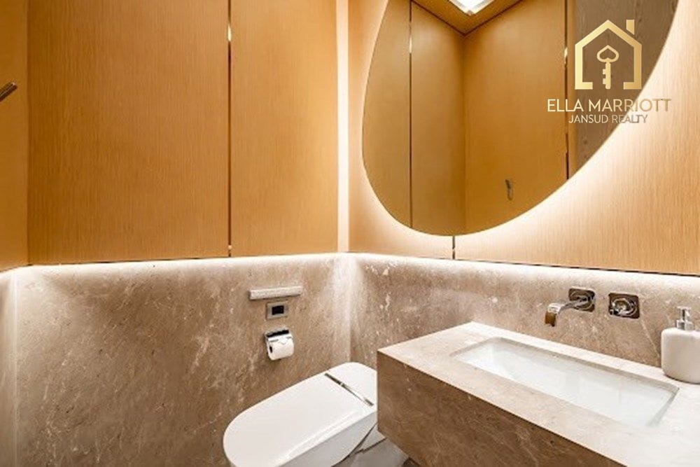Luxurious Bangkok Condo: Prime Urban Living 5