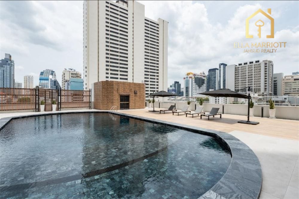 For Rent | Pet-Friendly Newly Renovated 3-Bedroom Condo near BTS Nana 15