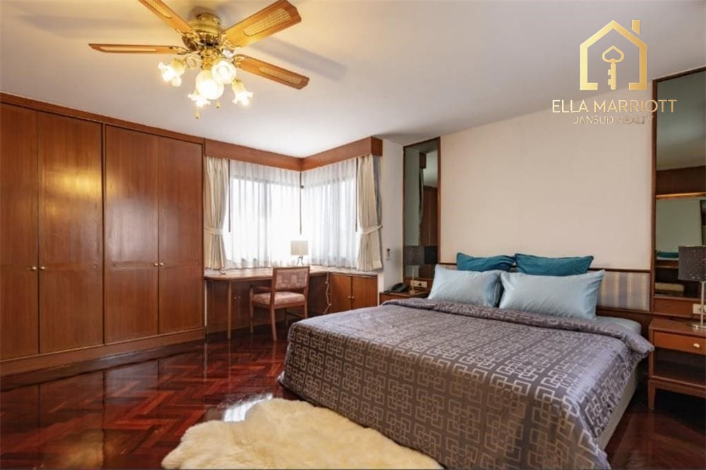 For Rent | Pet-Friendly Newly Renovated 3-Bedroom Condo near BTS Nana 7