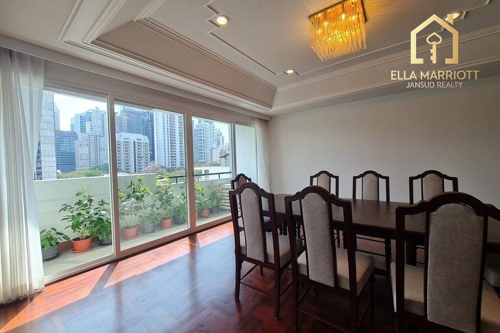 Rent 190K | 380sqm 4BR 4BA 6th Fl | Huge Lanai Balcony | Sukhumvit 26 1