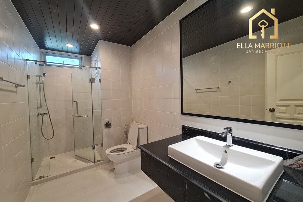Rent 190K | 380sqm 4BR 4BA 6th Fl | Huge Lanai Balcony | Sukhumvit 26 11