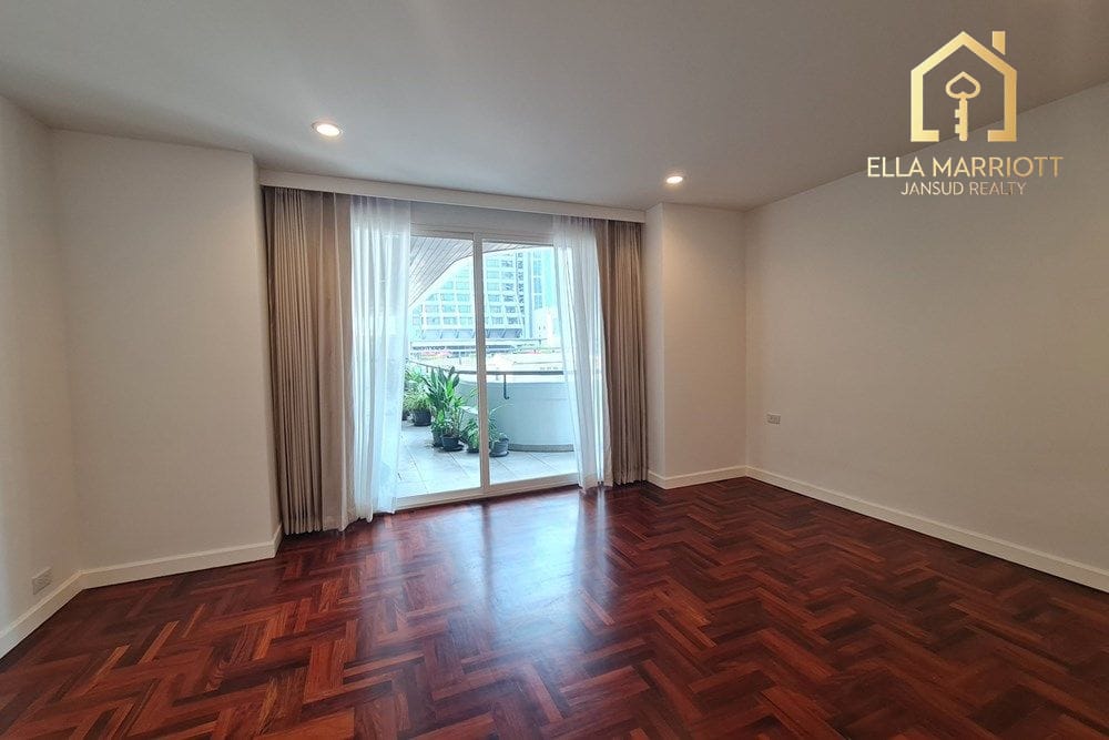 Rent 190K | 380sqm 4BR 4BA 6th Fl | Huge Lanai Balcony | Sukhumvit 26 12