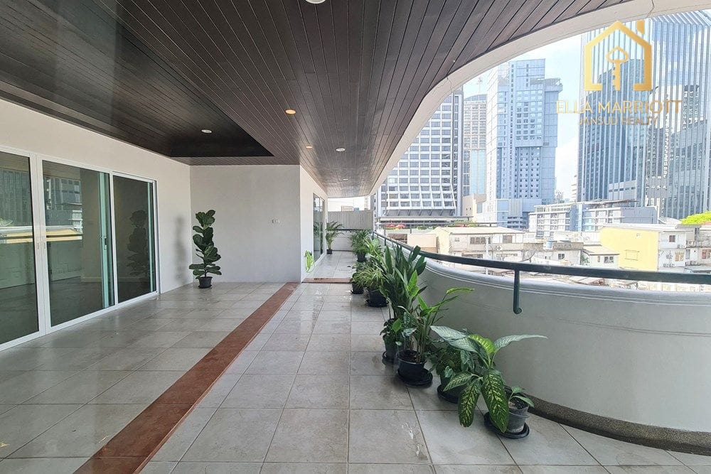 Rent 190K | 380sqm 4BR 4BA 6th Fl | Huge Lanai Balcony | Sukhumvit 26 13