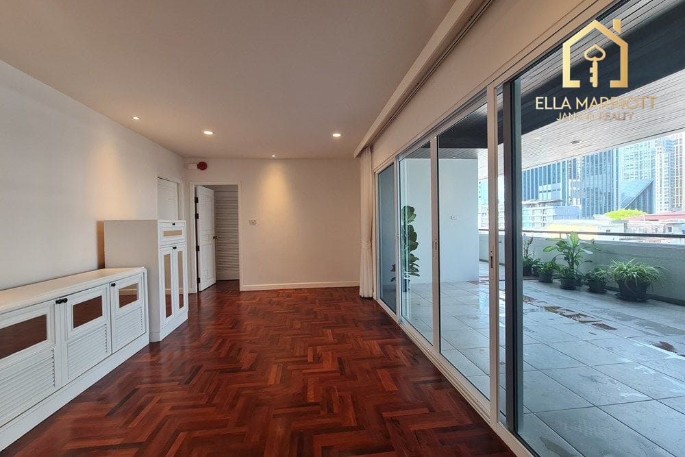 Rent 190K | 380sqm 4BR 4BA 6th Fl | Huge Lanai Balcony | Sukhumvit 26 14