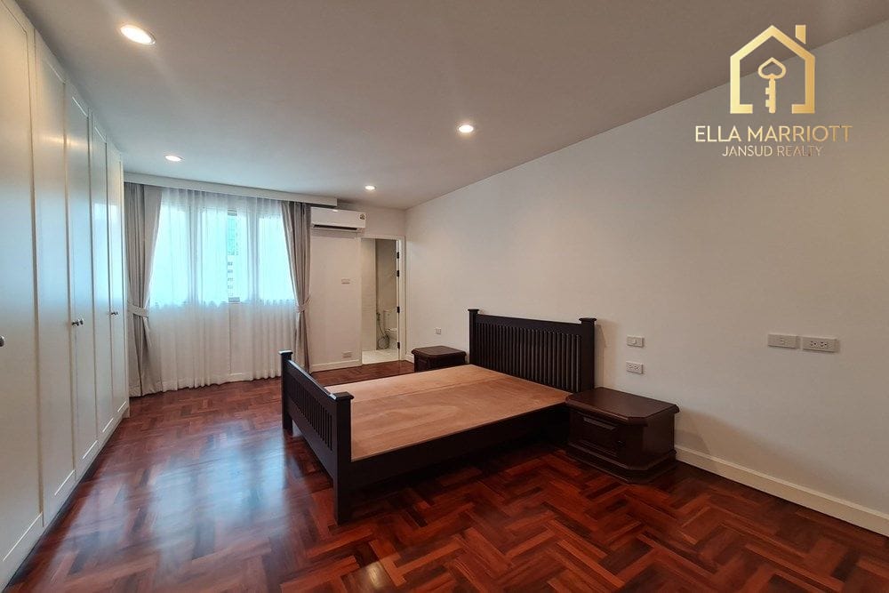 Rent 190K | 380sqm 4BR 4BA 6th Fl | Huge Lanai Balcony | Sukhumvit 26 16