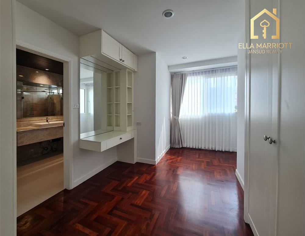Rent 190K | 380sqm 4BR 4BA 6th Fl | Huge Lanai Balcony | Sukhumvit 26 17