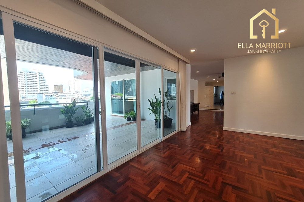 Rent 190K | 380sqm 4BR 4BA 6th Fl | Huge Lanai Balcony | Sukhumvit 26 19