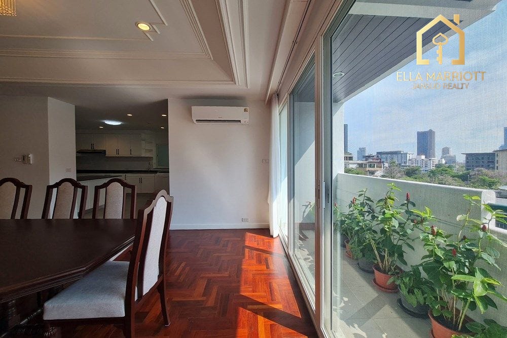 Rent 190K | 380sqm 4BR 4BA 6th Fl | Huge Lanai Balcony | Sukhumvit 26 6